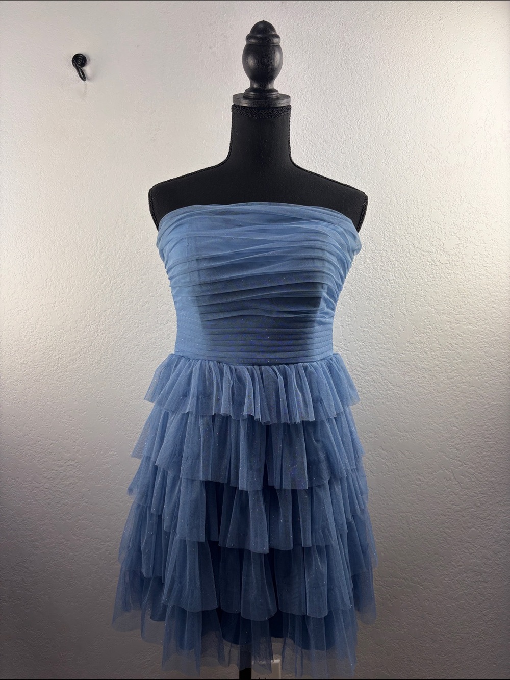 B.Darlin Juniors' strapless side-shirred tiered glitter mini dress in blue 13/14